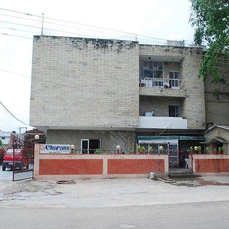 Charans Guest House Lucknow Exterior foto
